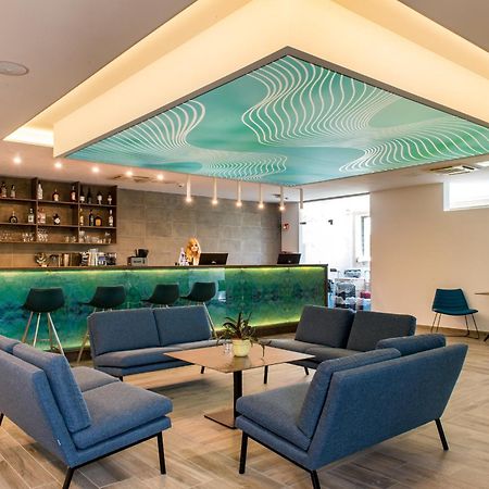 Akademia Hotel Balatonfured Bagian luar foto