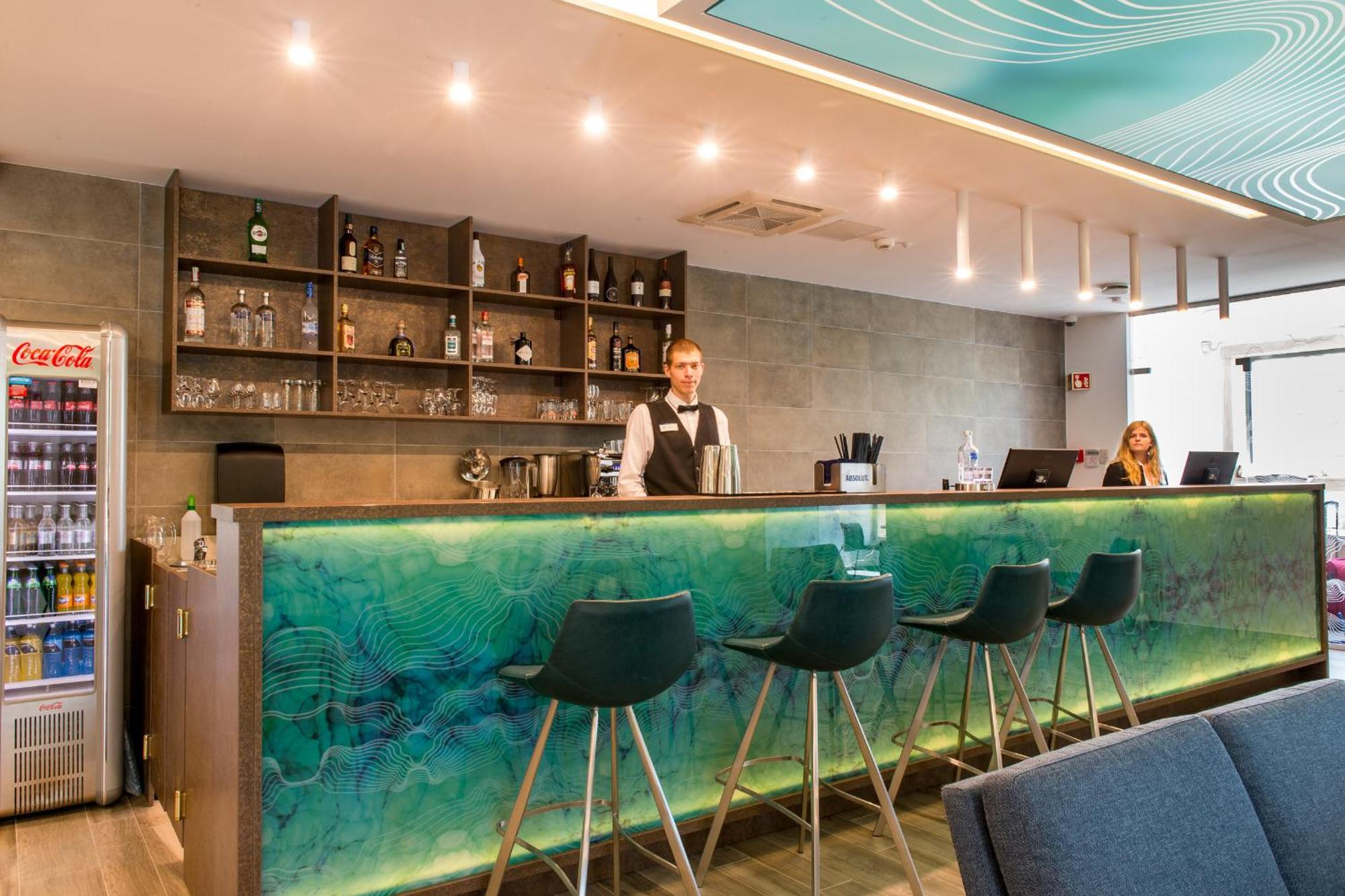 Akademia Hotel Balatonfured Bagian luar foto