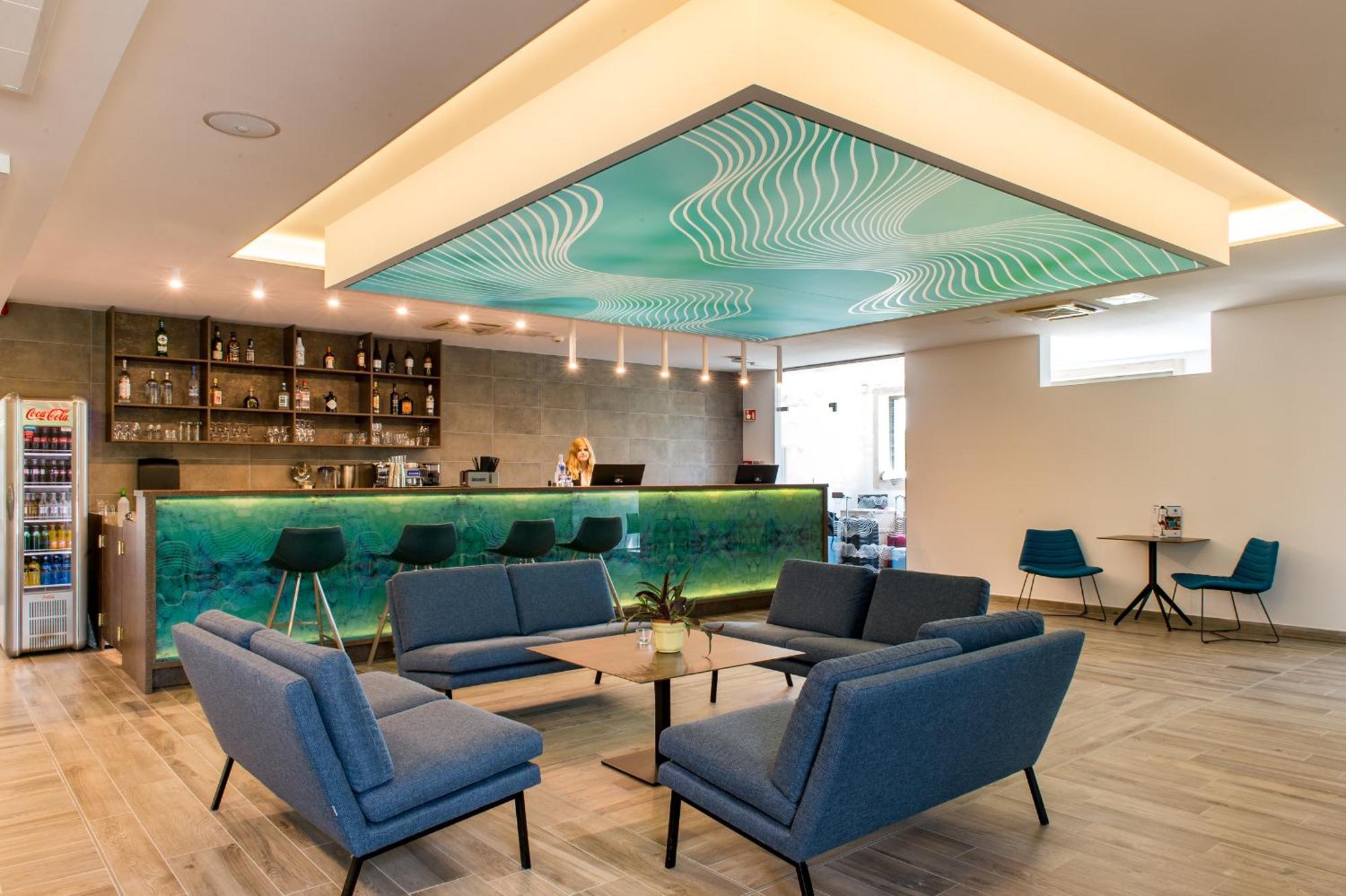 Akademia Hotel Balatonfured Bagian luar foto